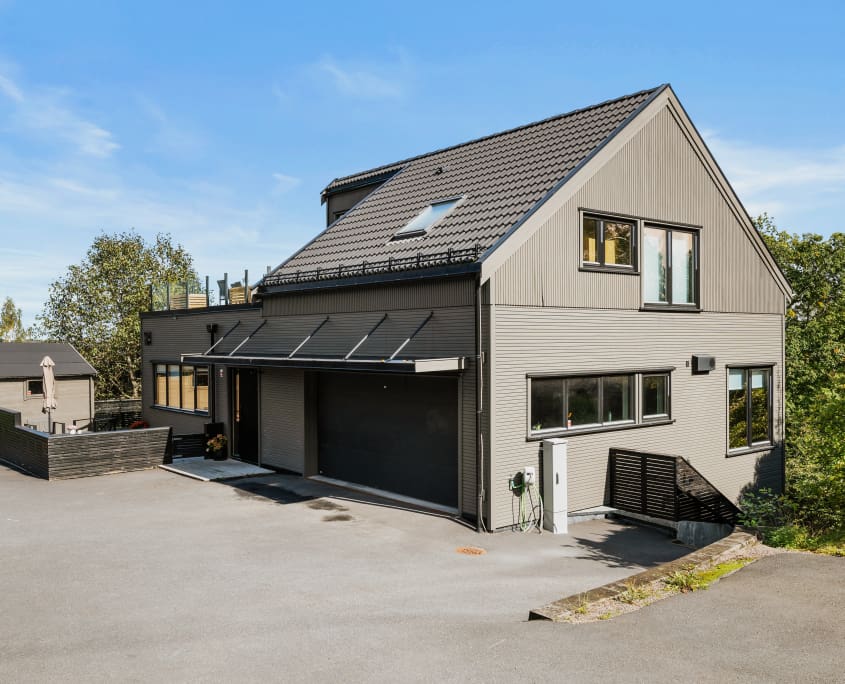 Moderne enebolig i Strømsborgveien